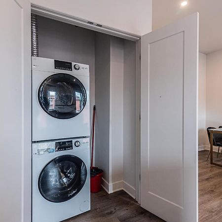 2 Bedroom Luxury In The Mile End By Den Stays Монреаль Экстерьер фото