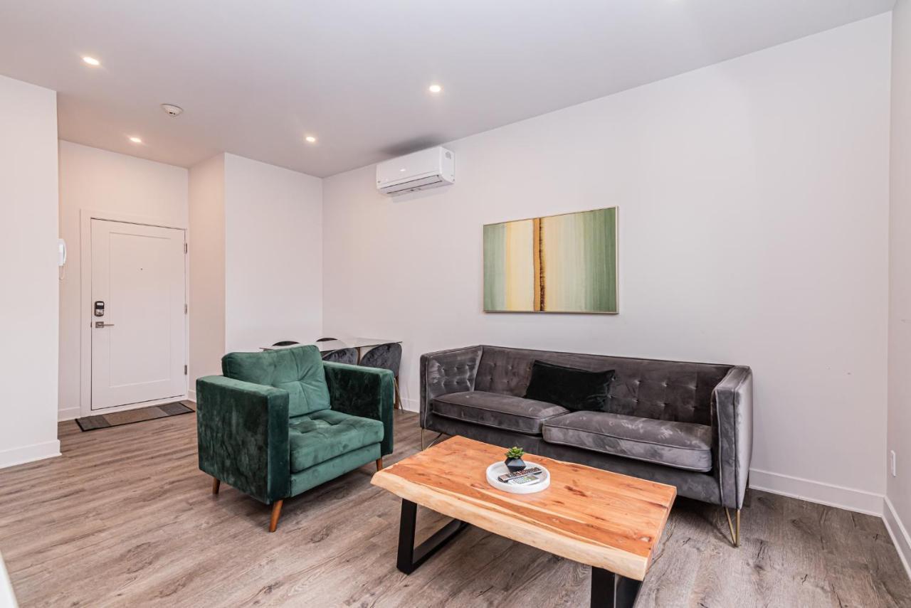 2 Bedroom Luxury In The Mile End By Den Stays Монреаль Экстерьер фото