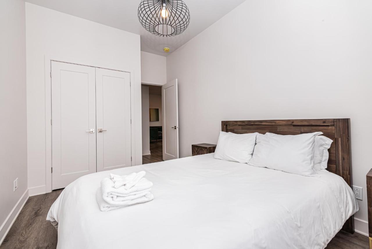 2 Bedroom Luxury In The Mile End By Den Stays Монреаль Экстерьер фото